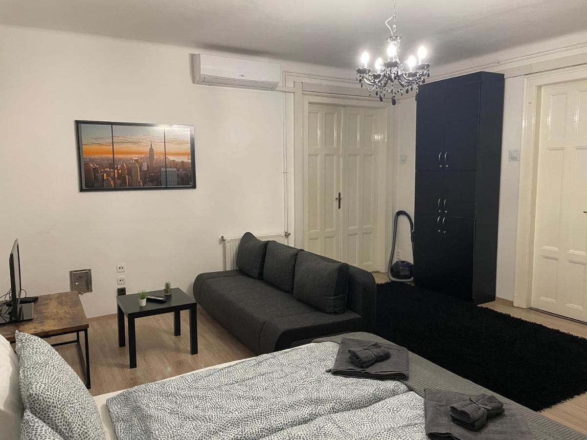 Cozy Apartment On Raday Corso Будапеща Екстериор снимка