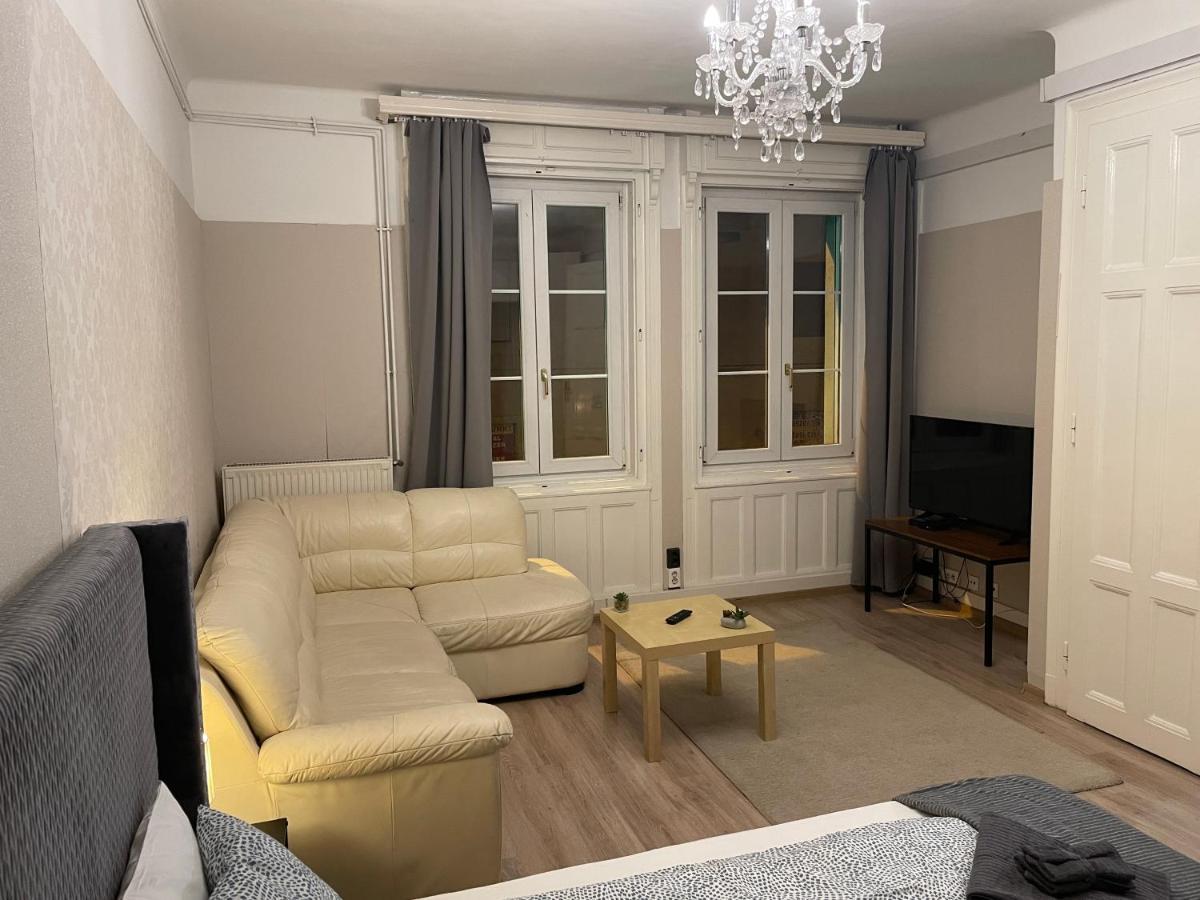 Cozy Apartment On Raday Corso Будапеща Екстериор снимка